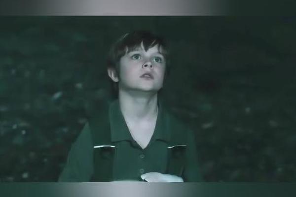 神秘帅哥命运揭秘：命运轨迹令人叹为观止！