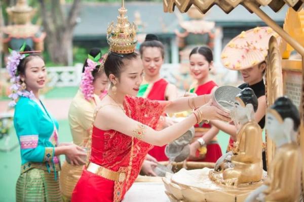 探秘云南傣族传统节日与风俗习惯