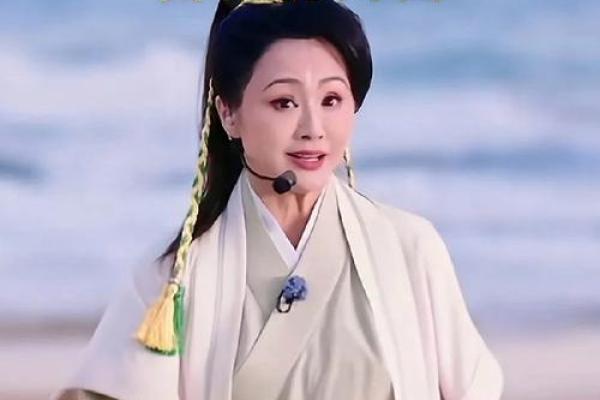 从曹颖八字看其人生轨迹
