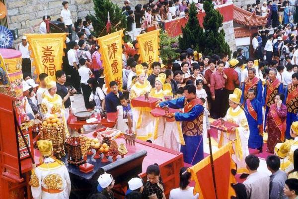 湿婆神节：水润祈福，民俗传承盛宴
